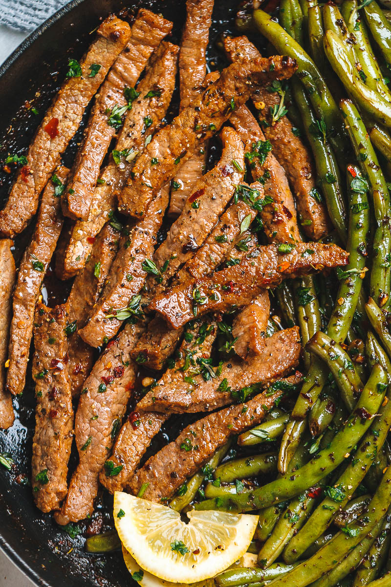 Garlic Butter Steak and Lemon Green Beans Skillet - So addicting! The flavor combination of this quick and easy one pan dinner is spot on!