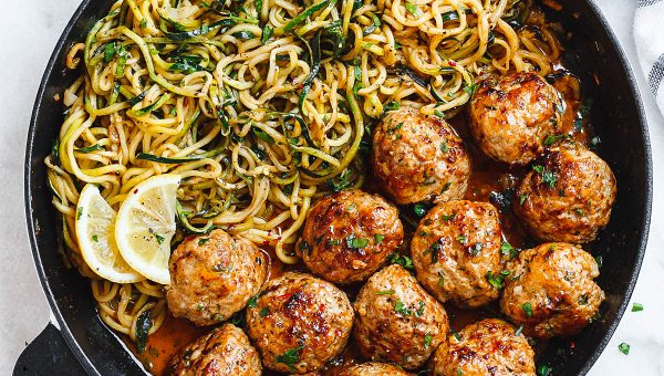 Garlic Butter Turkey Meatballs with Lemon Zucchini Noodles - #recipe by #eatwell101 - https://www.eatwell101.com/garlic-butter-meatballs-with-lemon-zucchini-noodles