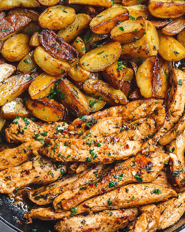 Garlic Butter Chicken and Potatoes Skillet - #recipe by #eatwell101 - https://www.eatwell101.com/garlic-butter-chicken-and-potatoes-skillet