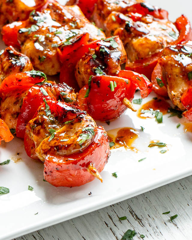 Grilled Brown Sugar Garlic Chicken - #recipe by #eatwell101 - https://www.eatwell101.com/grilled-brown-sugar-garlic-chicken