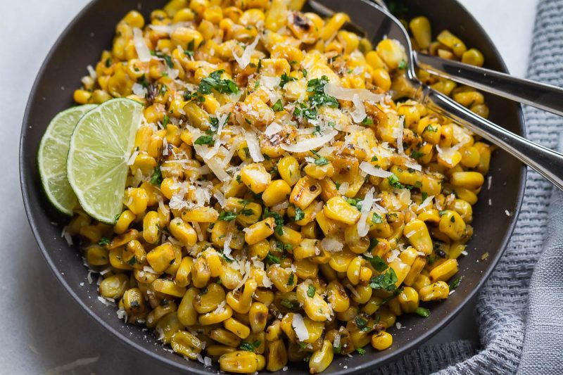 Grilled Corn with Garlic and Parmesan Cheese - #recipe by #eatwell101 - https://www.eatwell101.com/grilled-corn-with-garlic-and-parmesan-cheese