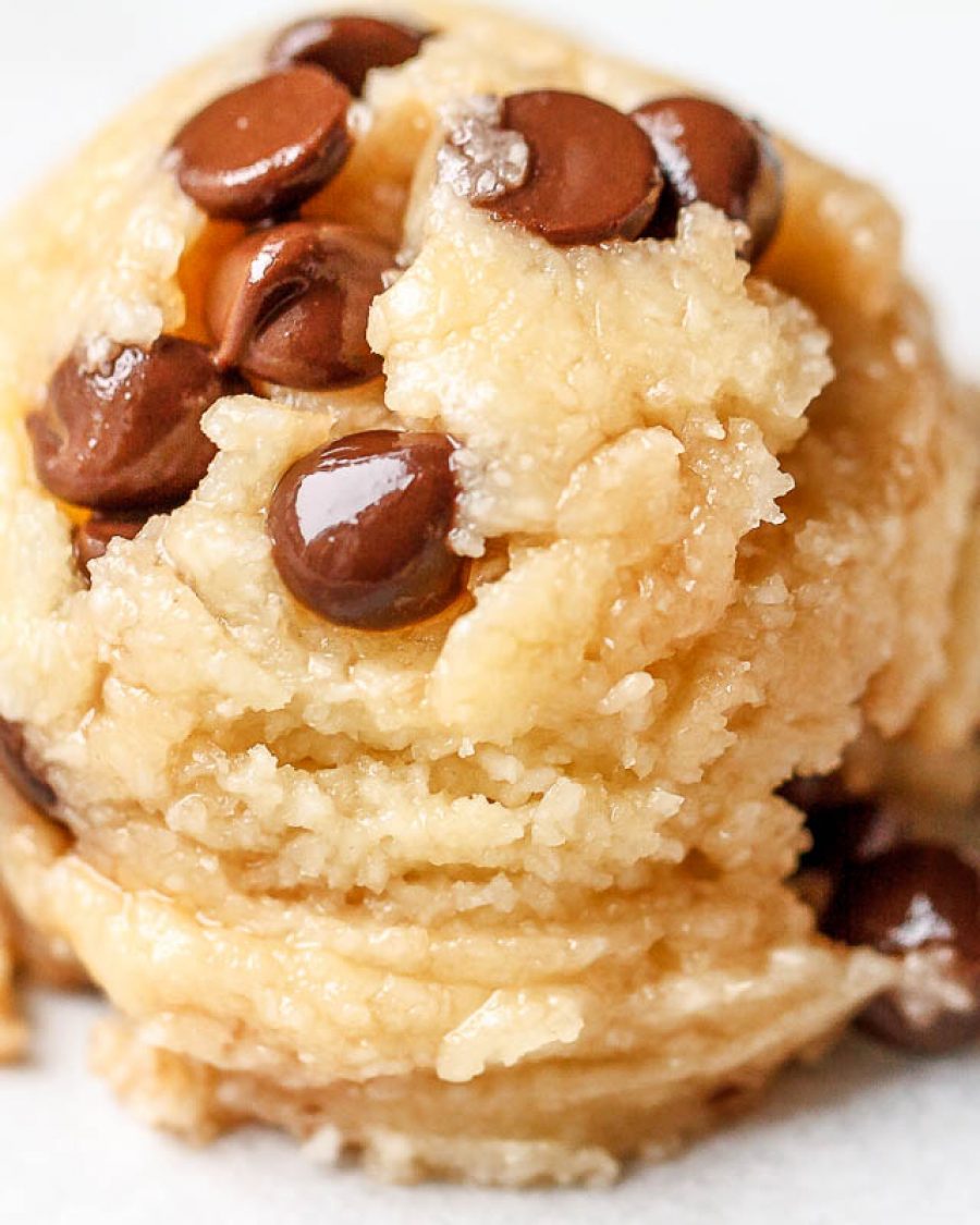 Cookie Dough Fat Bombs {Low Carb – Keto} - #recipe by #eatwell101 - https://www.eatwell101.com/cookie-dough-fat-bombs-low-carb-keto