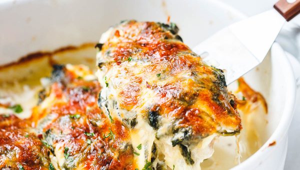 Spinach Chicken Casserole with Cream Cheese and Mozzarella - #recipe by #eatwell101 - https://www.eatwell101.com/spinach-chicken-casserole-recipe