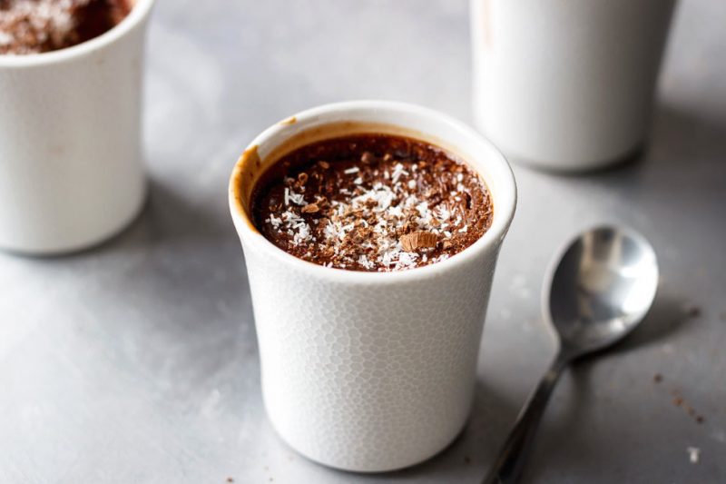 Keto Chocolate Coconut Cups - #recipe by #eatwell101 - https://www.eatwell101.com/keto-chocolate-coconut-cups-recipe
