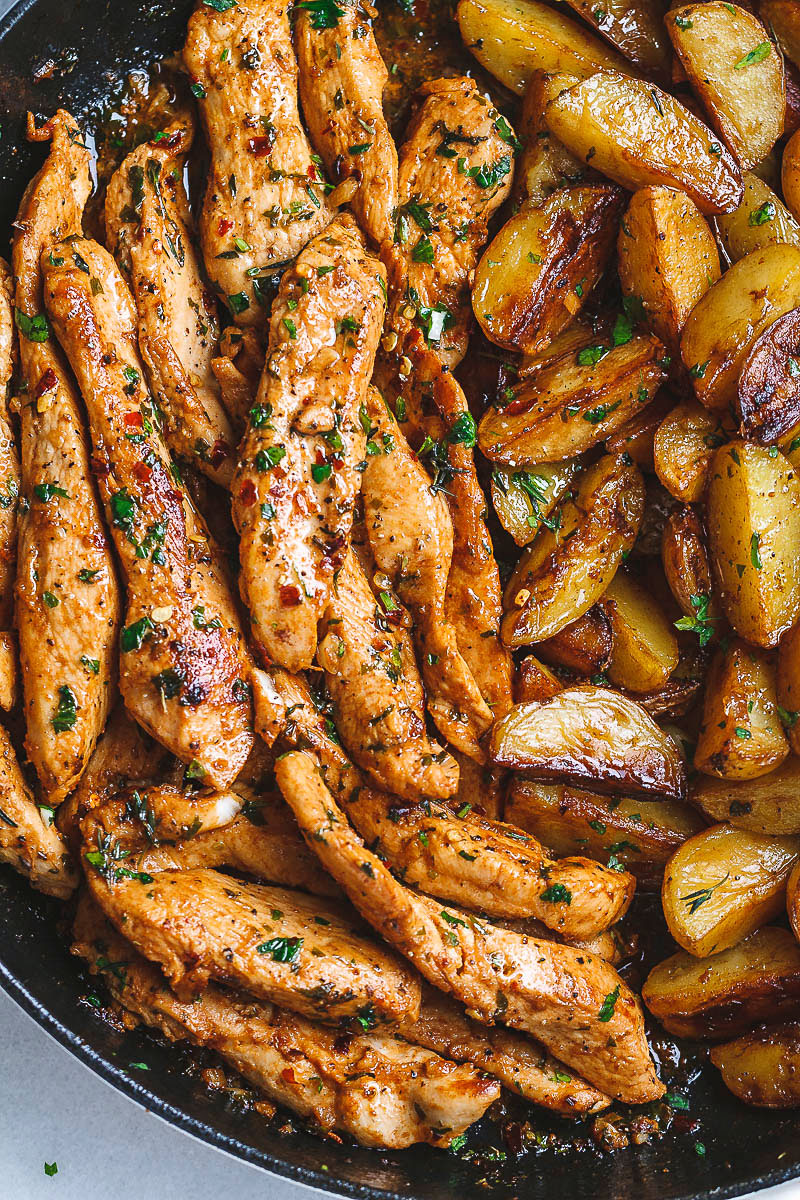 Garlic Butter Chicken and Potatoes Skillet - #eatwell101 #recipe One skillet. This chicken recipe is pretty much the easiest and tastiest  dinner for any weeknight! #Garlic #Butter #Chicken  #Potatoes #Dinner 