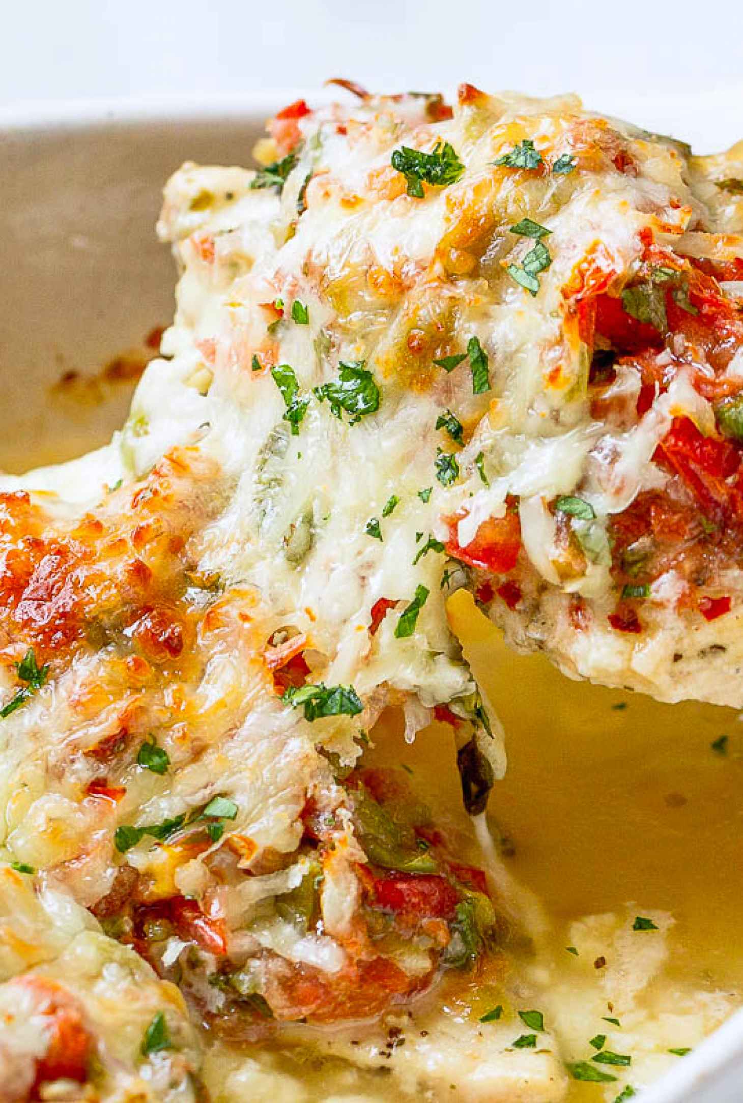 Cheesy Salsa Chicken Casserole - #recipe by #eatwell101 - https://www.eatwell101.com/cheesy-salsa-chicken-casserole-recipe
