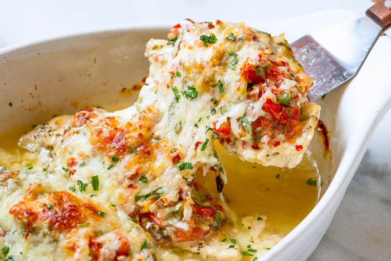 Cheesy Salsa Chicken Casserole - #recipe by #eatwell101 - https://www.eatwell101.com/cheesy-salsa-chicken-casserole-recipe