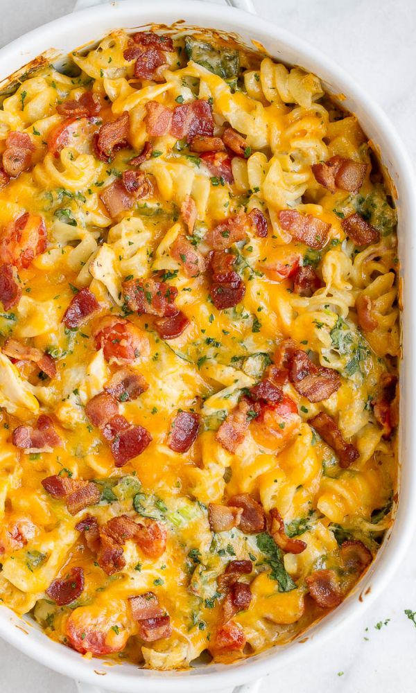 Cheesy Chicken Pasta Casserole with Spinach and Bacon