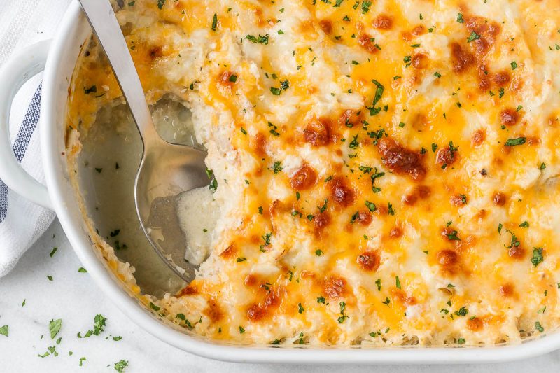Creamy Chicken and Cauliflower Rice Casserole {Keto, Low-Carb} - #recipe by #eatwell101 - https://www.eatwell101.com/creamy-chicken-and-cauliflower-rice-casserole
