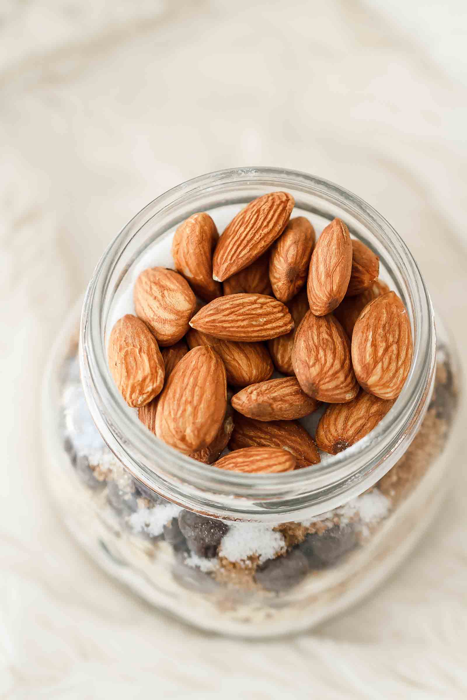 Mason Jar Gift: Almond Chocolate Cookie Mix - Easy to make, quick and fun for any occasion! 