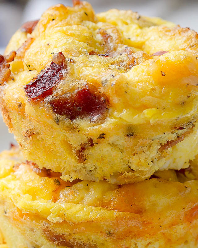 Cheesy Bacon Egg Muffins - #recipe by #eatwell101 - https://www.eatwell101.com/cheesy-bacon-egg-muffins