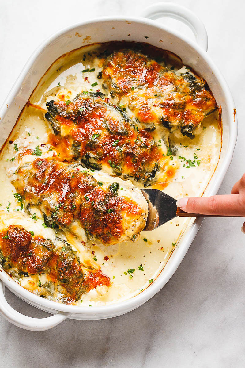 Spinach Chicken Casserole with Cream Cheese and Mozzarella - #recipe by #eatwell101 - https://www.eatwell101.com/spinach-chicken-casserole-recipe