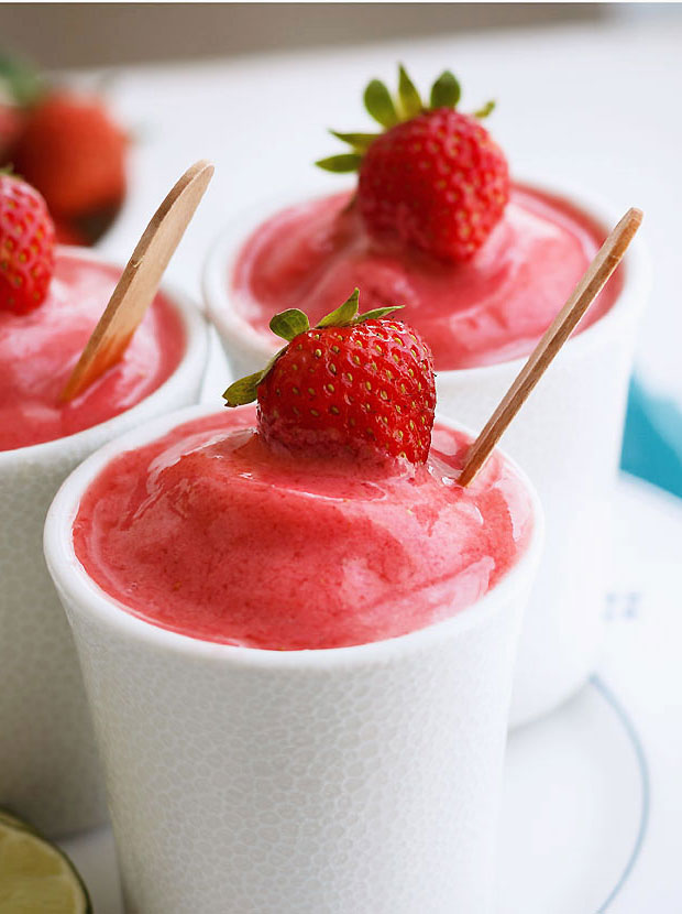 Keto Strawberry Frozen Yogurt Recipe — Eatwell101