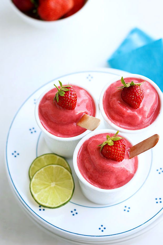 Keto Strawberry Frozen Yogurt Recipe — Eatwell101