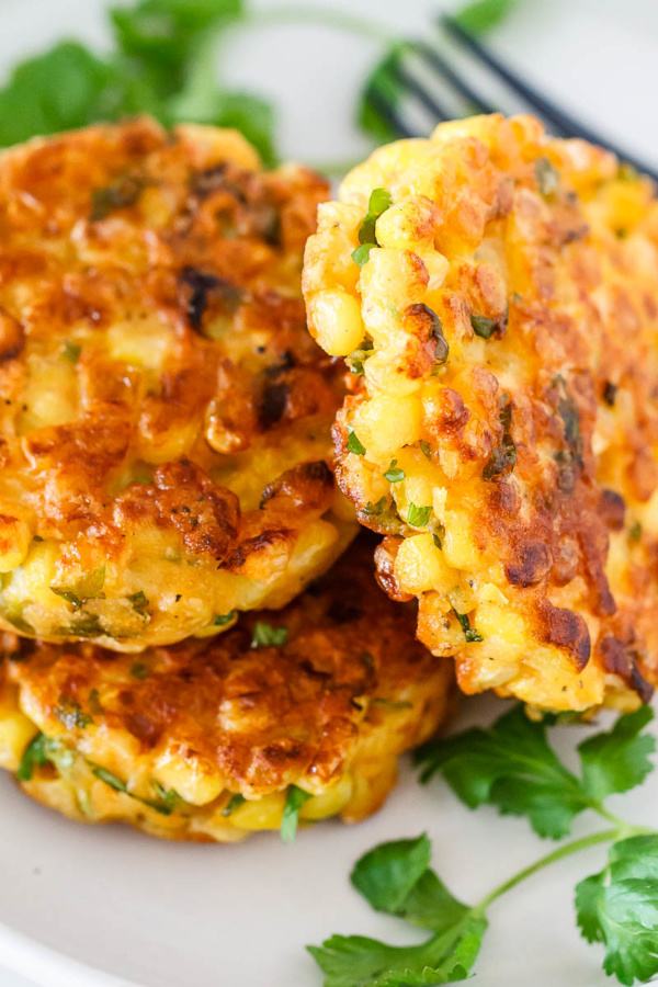 Cheesy Corn Fritters - #recipe by #eatwell101 - https://www.eatwell101.com/corn-fritters-recipe