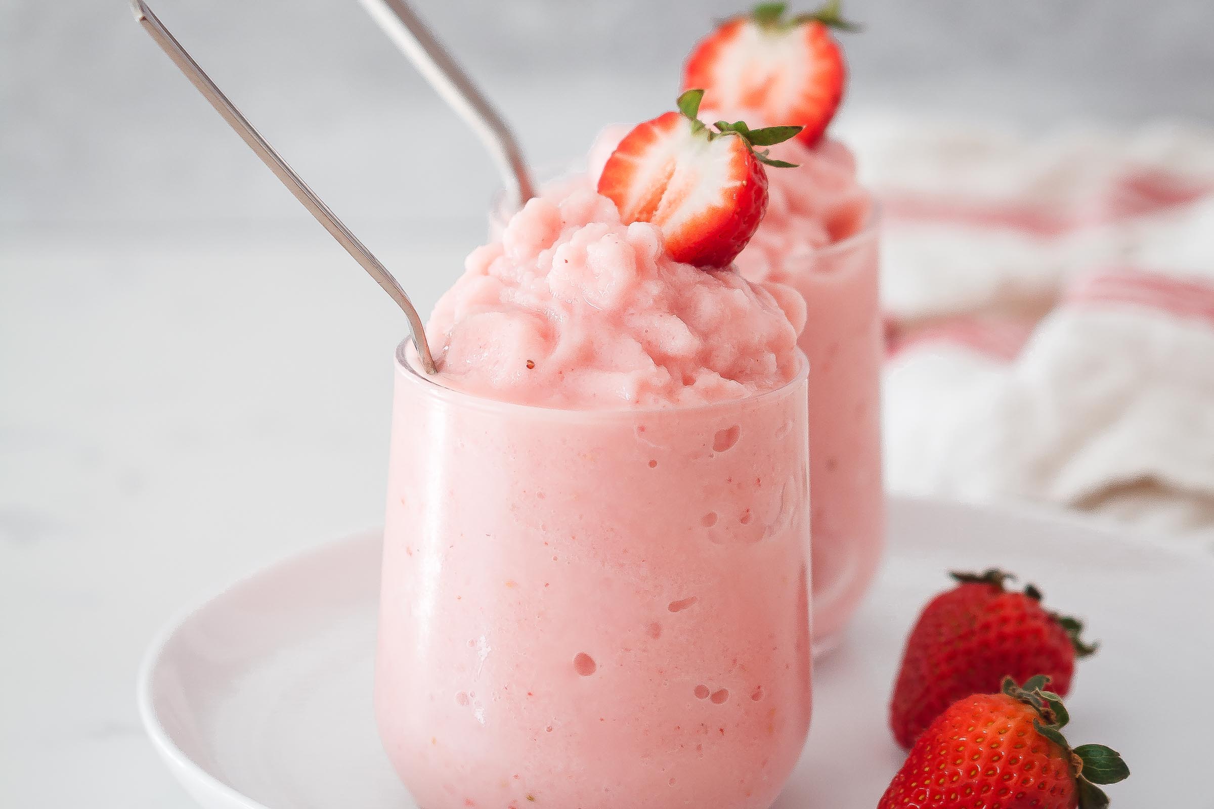 5-Minute Strawberry Cheesecake Frozen Yogurt