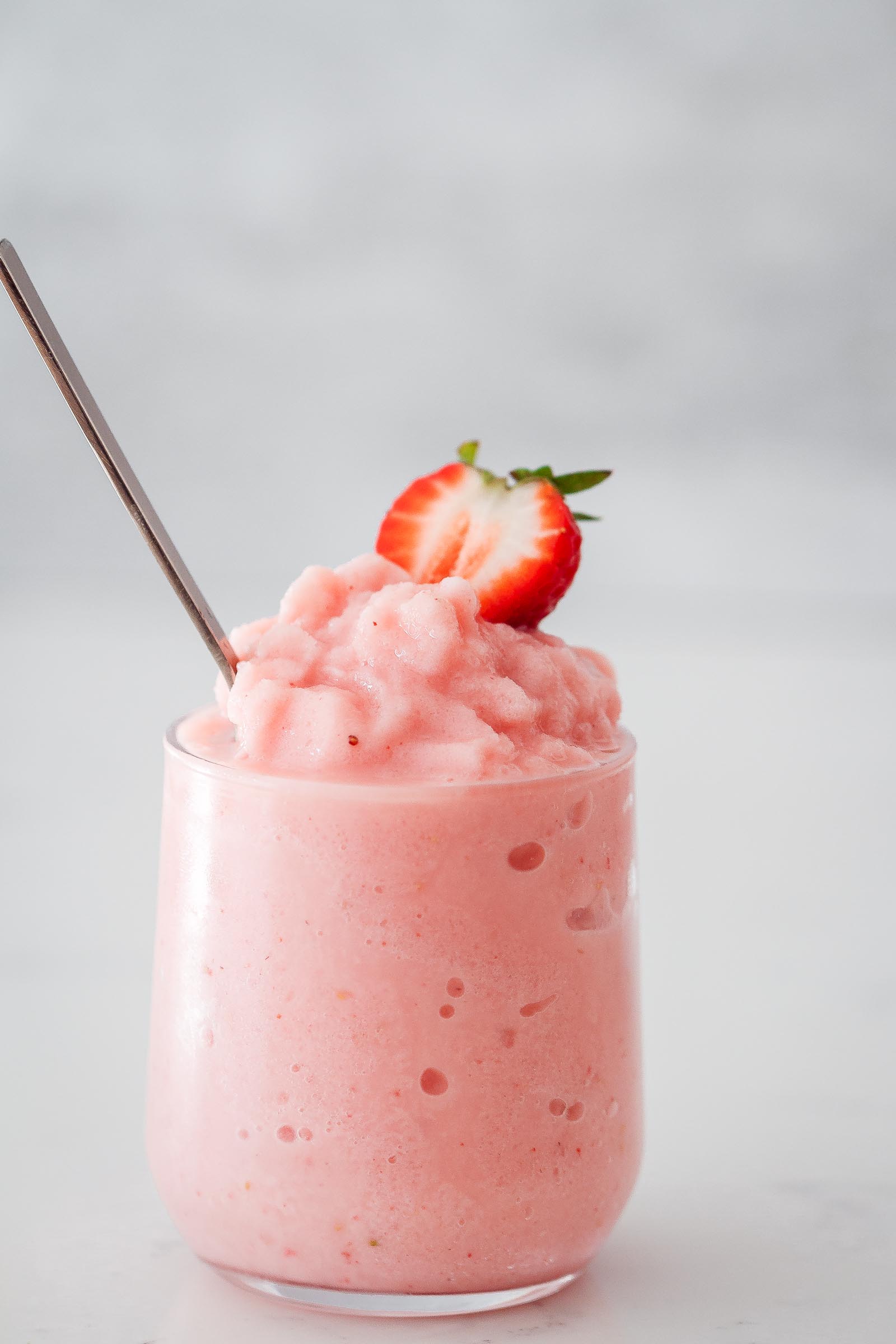 5-Minute Strawberry Cheesecake Frozen Yogurt Recipe – Easy Frozen ...