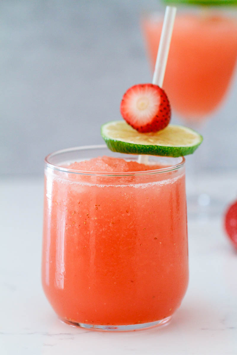 Summer Fruit Wine Slushies - #recipe by #eatwell101 - https://www.eatwell101.com/summer-fruit-wine-slushies-recipe
