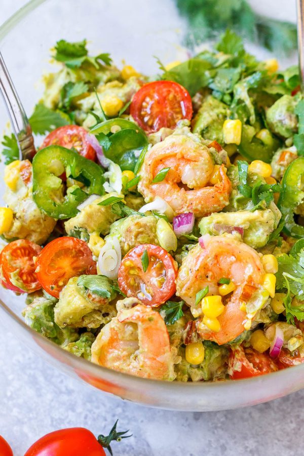 Shrimp Avocado Corn Salad with Summer Vinaigrette - #recipe by #eatwell101 - https://www.eatwell101.com/shrimp-avocado-corn-salad-recipe