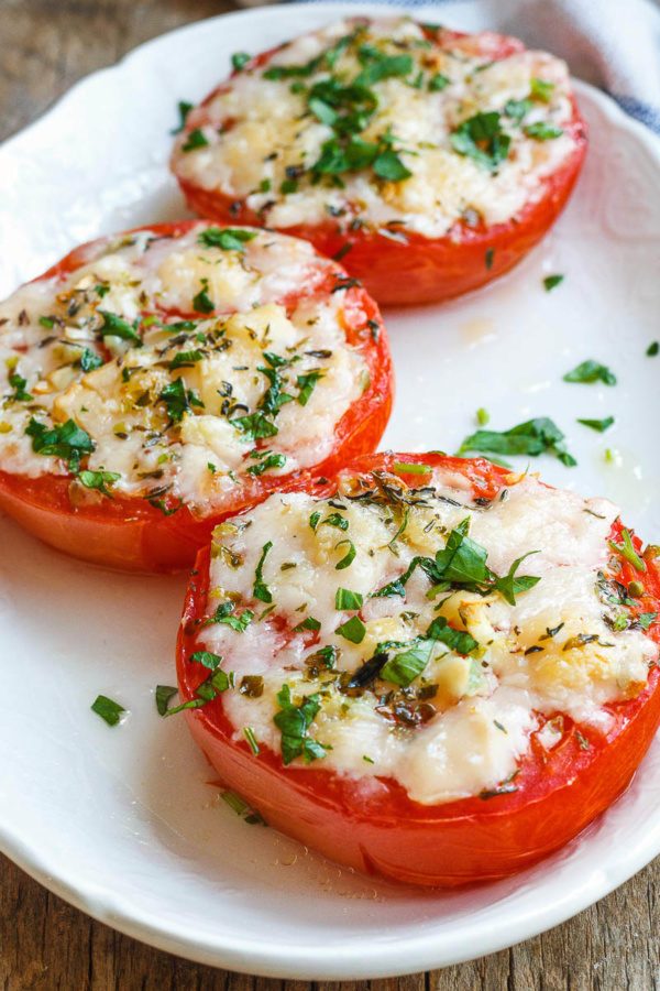 Baked Parmesan Tomatoes - #recipe by #eatwell101 - https://www.eatwell101.com/baked-parmesan-tomatoes