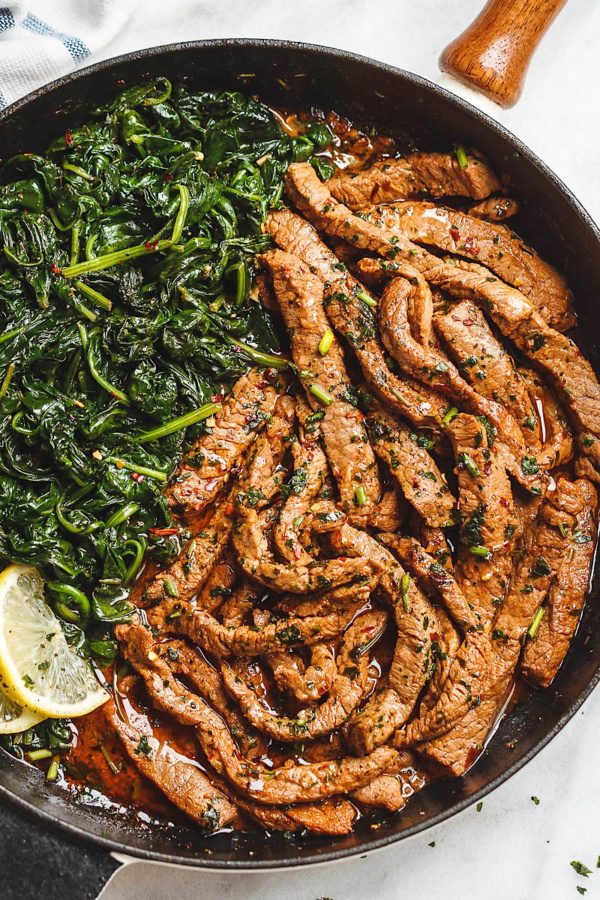 15-Minute Lemon Garlic Butter Steak with Spinach - #recipe by #eatwell101 - https://www.eatwell101.com/lemon-garlic-butter-steak-and-spinach-recipe