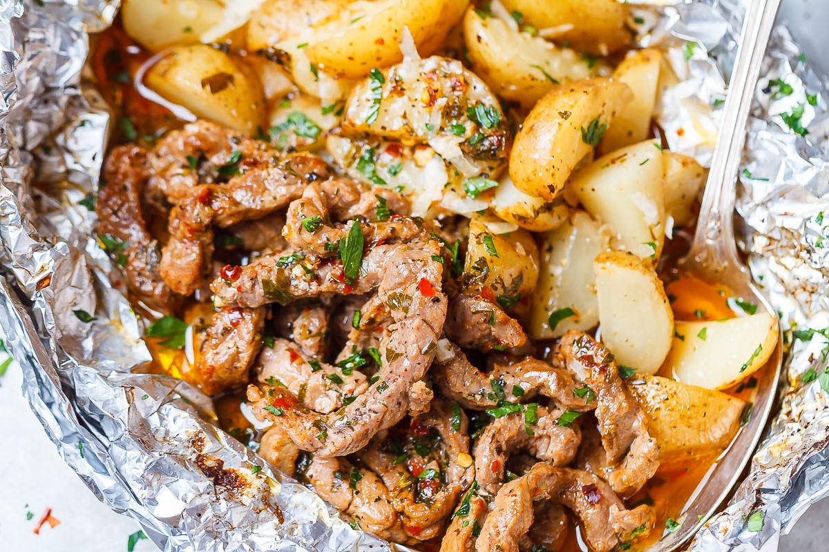 Garlic Butter Steak Potato Foil Packs