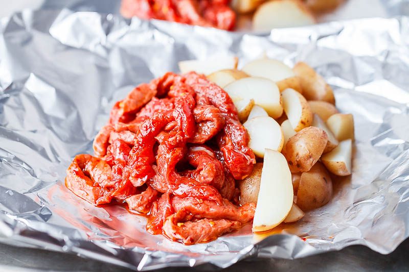 Garlic Steak & Potato Foil Packs - A quick, delicious and nourishing meal perfect for any occasion!