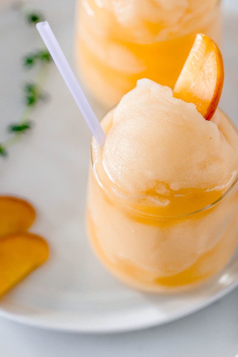 https://www.eatwell101.com/wp-content/uploads/2018/06/peach-slush-cocktail.jpg