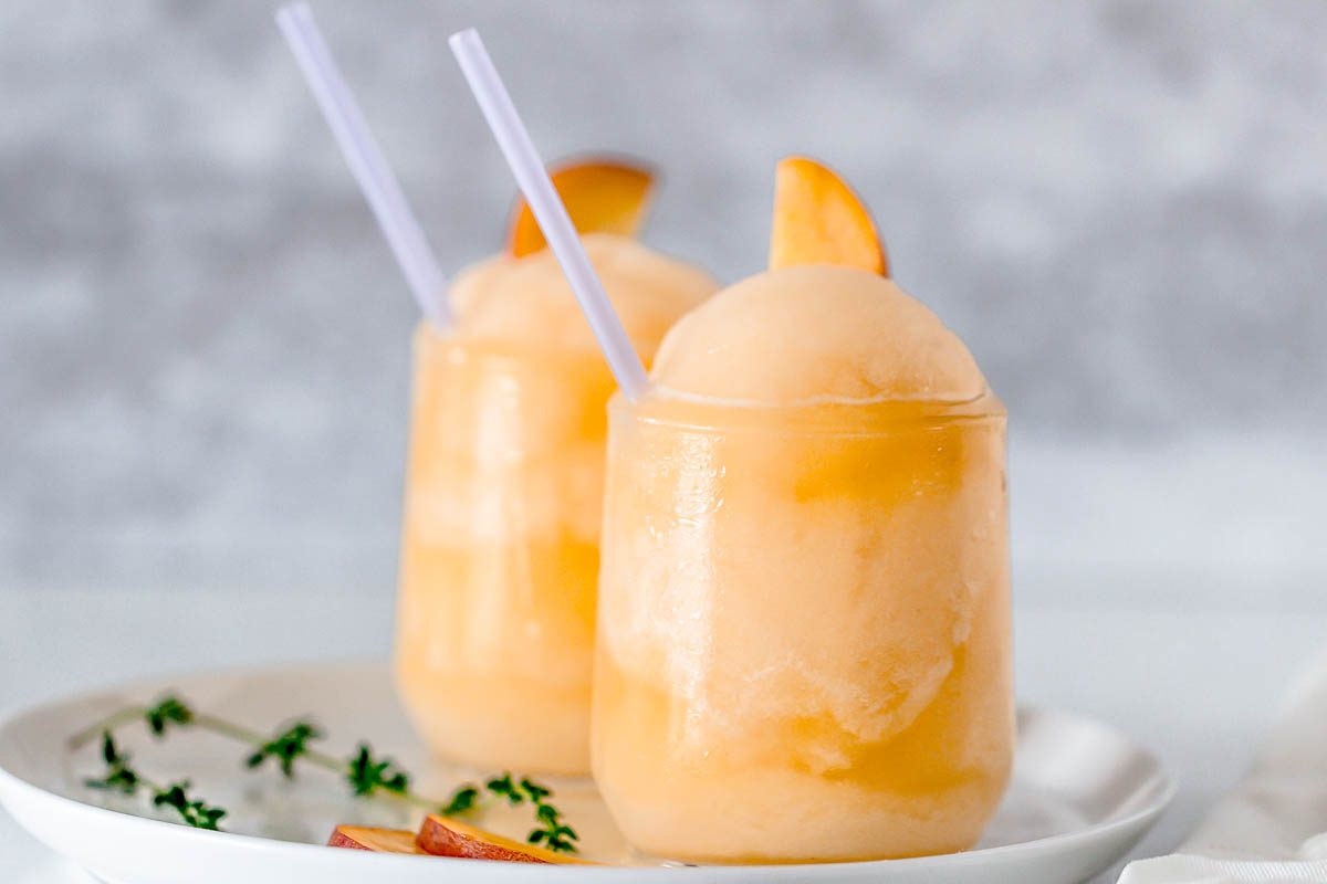 10 Refreshing Frozen Summer Cocktails