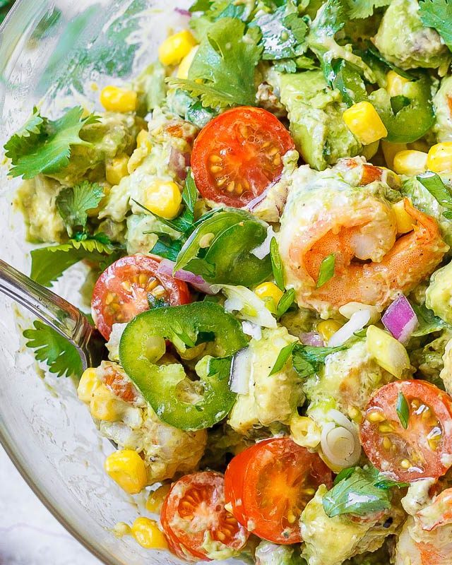 Shrimp Avocado Corn Salad with Summer Vinaigrette - #recipe by #eatwell101 - https://www.eatwell101.com/shrimp-avocado-corn-salad-recipe