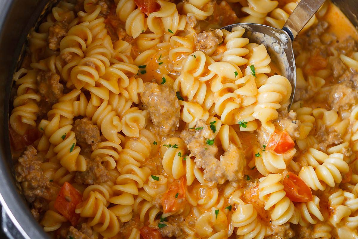 Instant Pot Sausage Pasta in Cream Cheese Tomato Sauce — Eatwell101