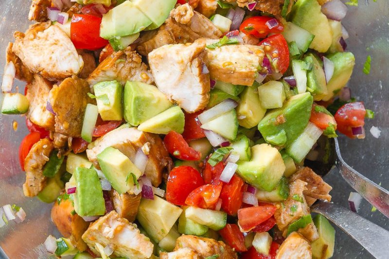 Healthy Avocado Chicken Salad - #recipe by #eatwell101 - https://www.eatwell101.com/healthy-avocado-chicken-salad