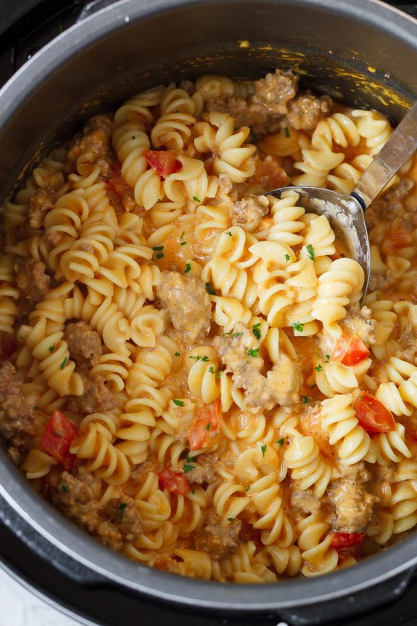 Instant Pot Sausage Pasta in Cream Cheese Tomato Sauce - #recipe by #eatwell101 - https://www.eatwell101.com/instant-pot-sausage-pasta-in-cream-cheese-tomato-sauce