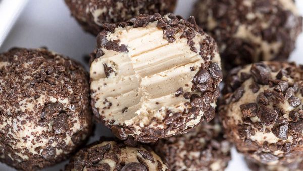 3-Ingredient Cheesecake Keto Fat Bombs - #recipe by #eatwell101 - https://www.eatwell101.com/cheesecake-keto-fat-bombs-recipe
