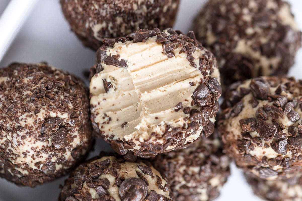 8 Easy Keto Fat Bombs Recipes