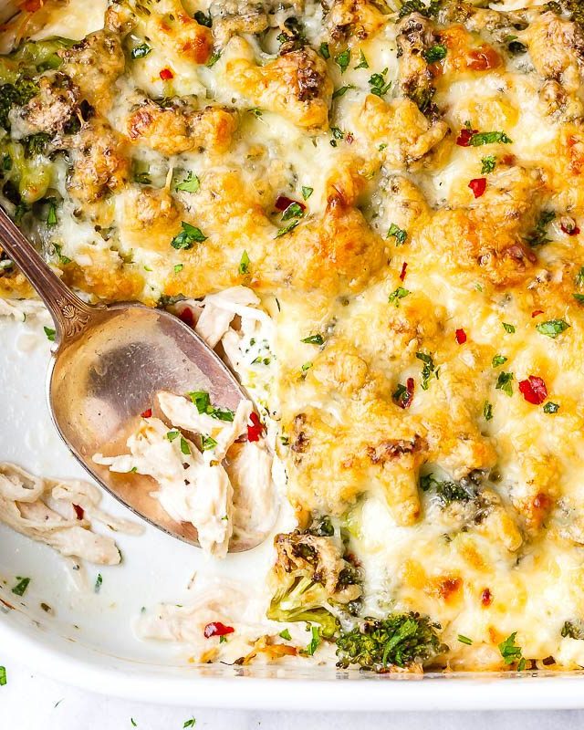 Broccoli Chicken Casserole with Cream Cheese and Mozzarella - #recipe by #eatwell101 - https://www.eatwell101.com/broccoli-chicken-casserole-recipe