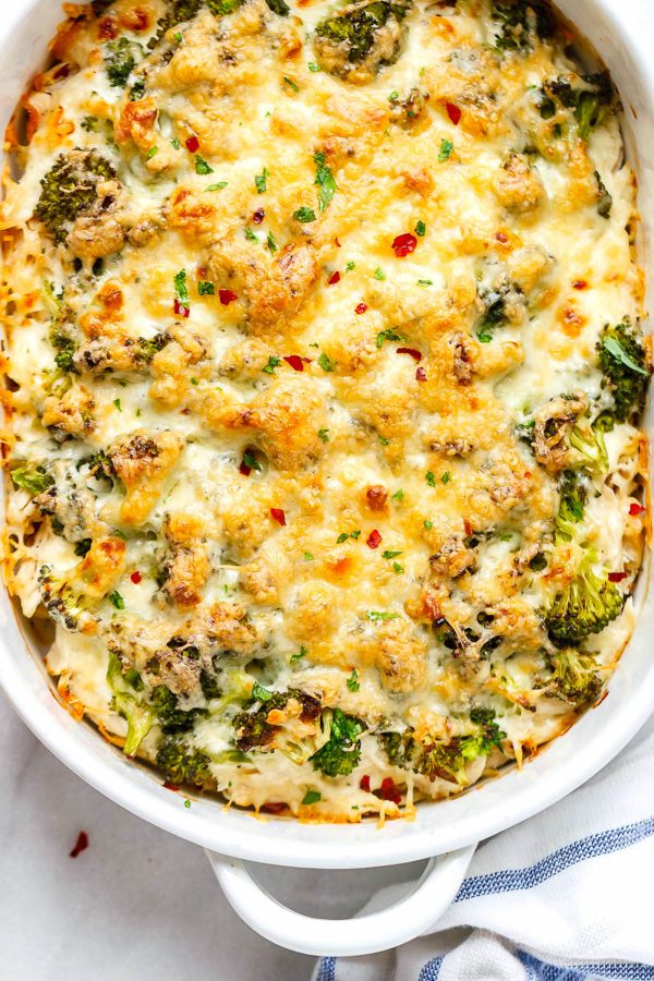 Broccoli Chicken Casserole with Cream Cheese and Mozzarella - #recipe by #eatwell101 - https://www.eatwell101.com/broccoli-chicken-casserole-recipe