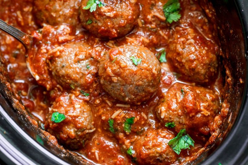 Slow Cooker Italian Sausage Meatballs in Tomato Parmesan Sauce - #recipe by #eatwell101 - https://www.eatwell101.com/slow-cooker-italian-sausage-meatballs-recipe