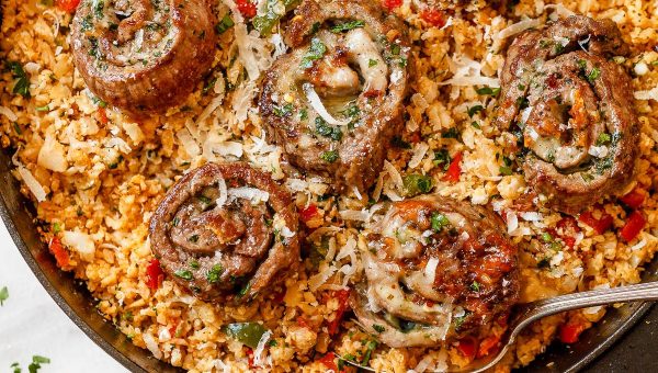 Mexican Cauliflower Rice with Cheesy Steak Roll-Ups - #recipe by #eatwell101 - https://www.eatwell101.com/mexican-cauliflower-rice-steak-roll-ups