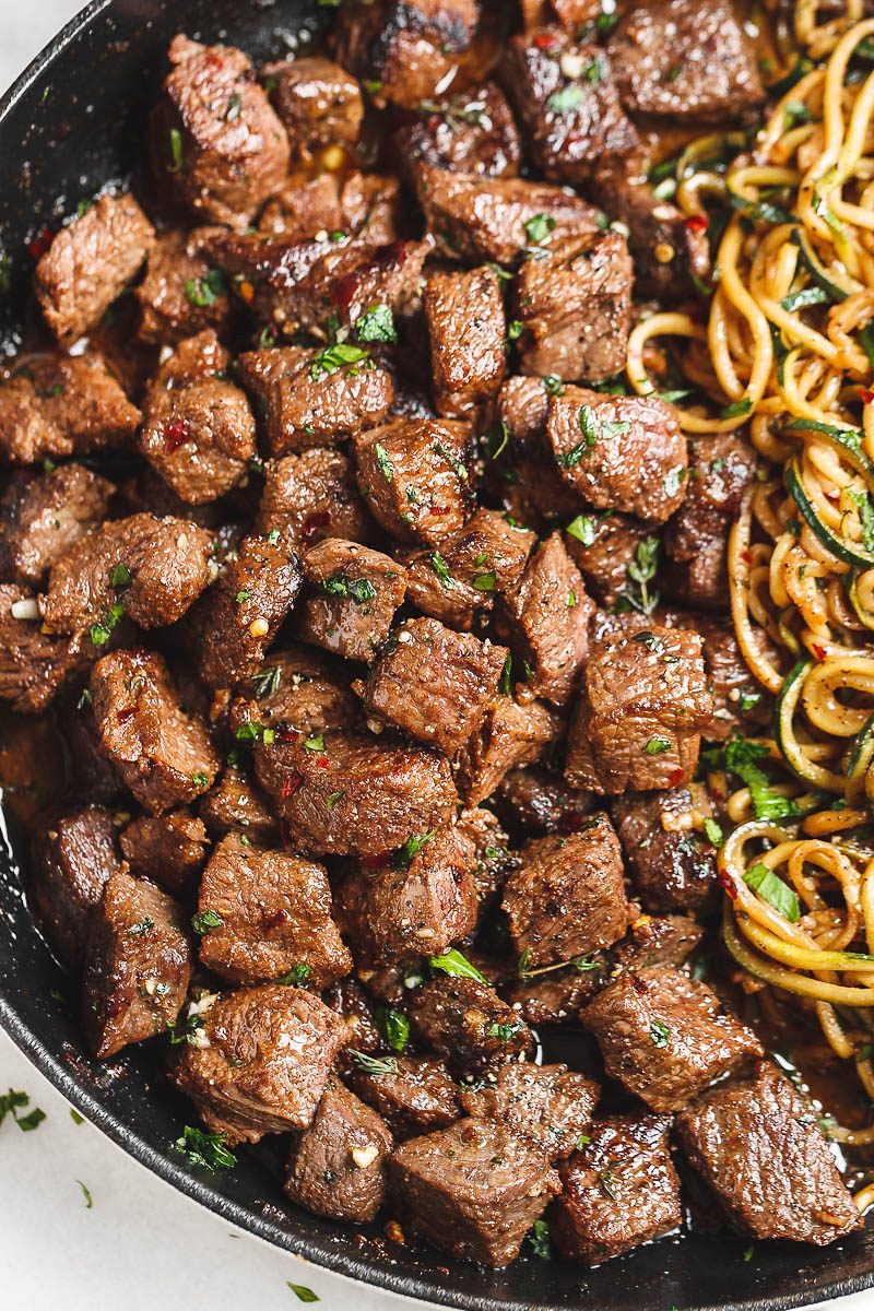 Garlic butter Steak Bites with Lemon Zucchini Noodles -  #eatwell101#recipe So much flavor and so easy dinner to throw together! #Garlic #butter #Steak,  #bite #recipe.