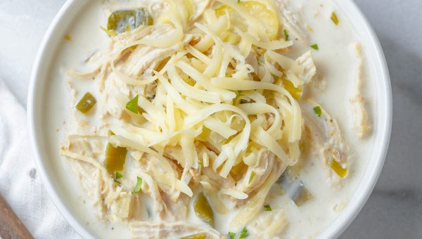Slow Cooker White Chicken Chili - #recipe by #eatwell101 - https://www.eatwell101.com/slow-cooker-white-chicken-chili-recipe