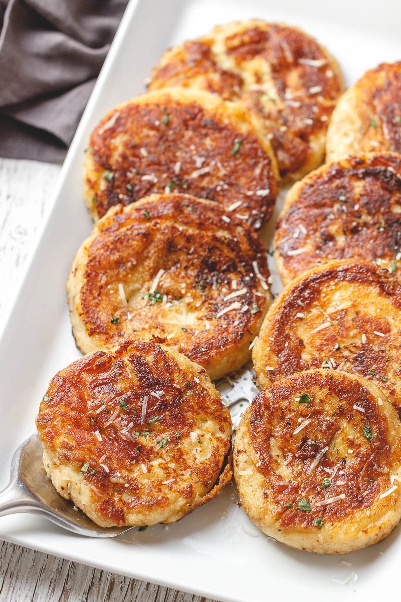 Mashed Potato Cakes - These mashed potato cakes with garlic and parmesan make a super easy side dish, light dinner or lunch!