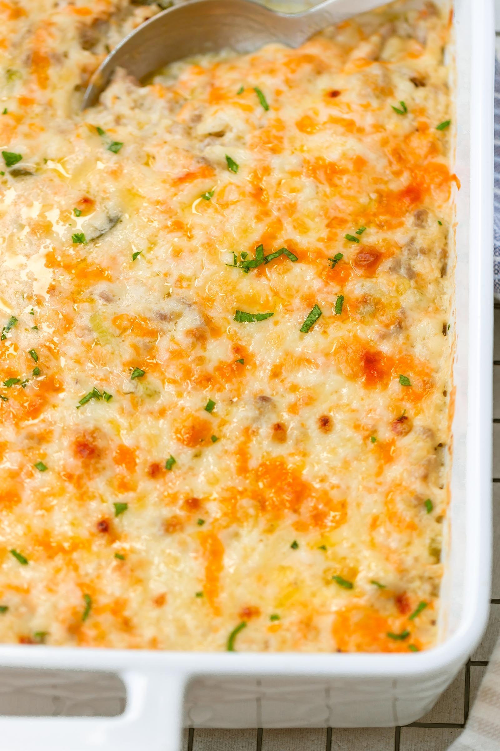 Green Chile Cauliflower Casserole - Warm and addicting comfort food alert! A quick, easy and great for your weekly meal rotation!