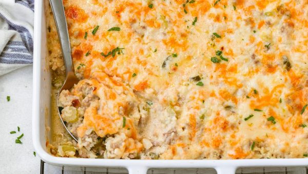 Green Chile Cauliflower Chicken Casserole - #recipe by #eatwell101 - https://www.eatwell101.com/green-chile-cauliflower-casserole-recipe