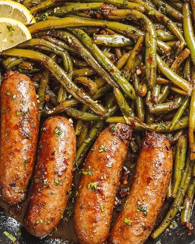 Garlic Butter Sausages with Lemon Green Beans - #recipe by #eatwell101 - https://www.eatwell101.com/garlic-butter-sausages-lemon-green-beans
