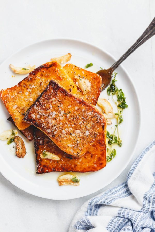Simple Butternut Squash Steaks with Garlic Butter - #recipe by #eatwell101 - https://www.eatwell101.com/garlic-butter-butternut-squash-steaks-recipe