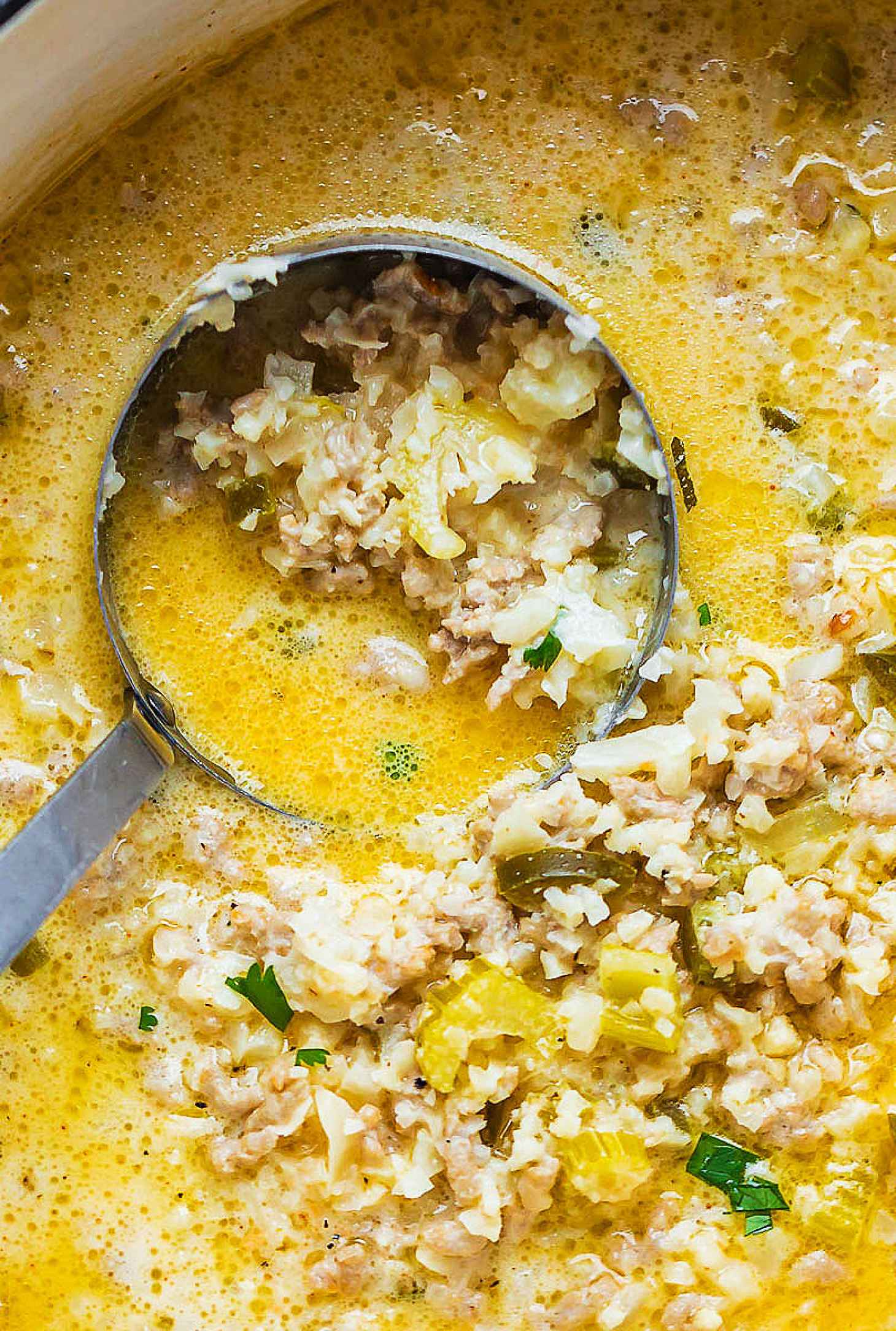 Creamy Cauliflower Rice Chicken Soup - #recipe by #eatwell101 - https://www.eatwell101.com/creamy-cauliflower-rice-chicken-soup