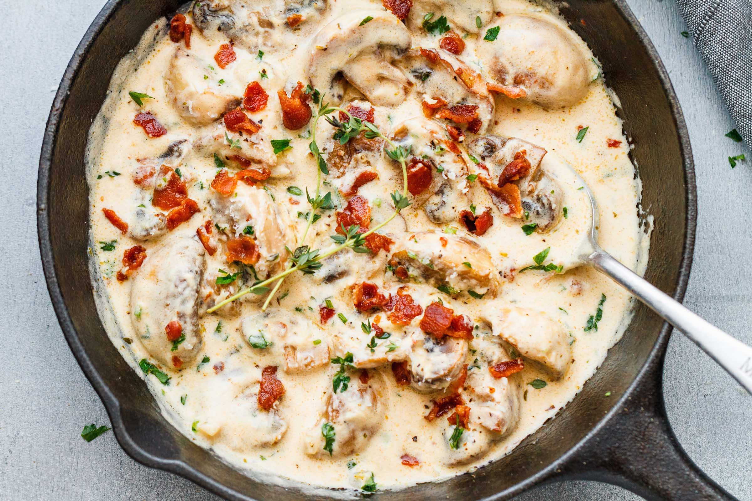 Creamy Garlic Parmesan Mushrooms with Bacon