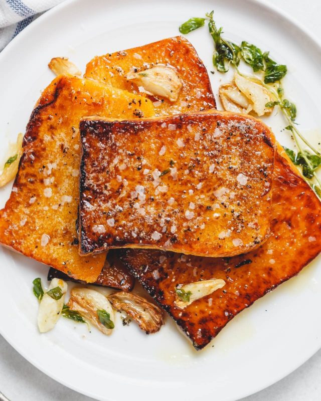 Garlic Butter Butternut Squash Steaks - #recipe by #eatwell101 - https://www.eatwell101.com/garlic-butter-butternut-squash-steaks-recipe