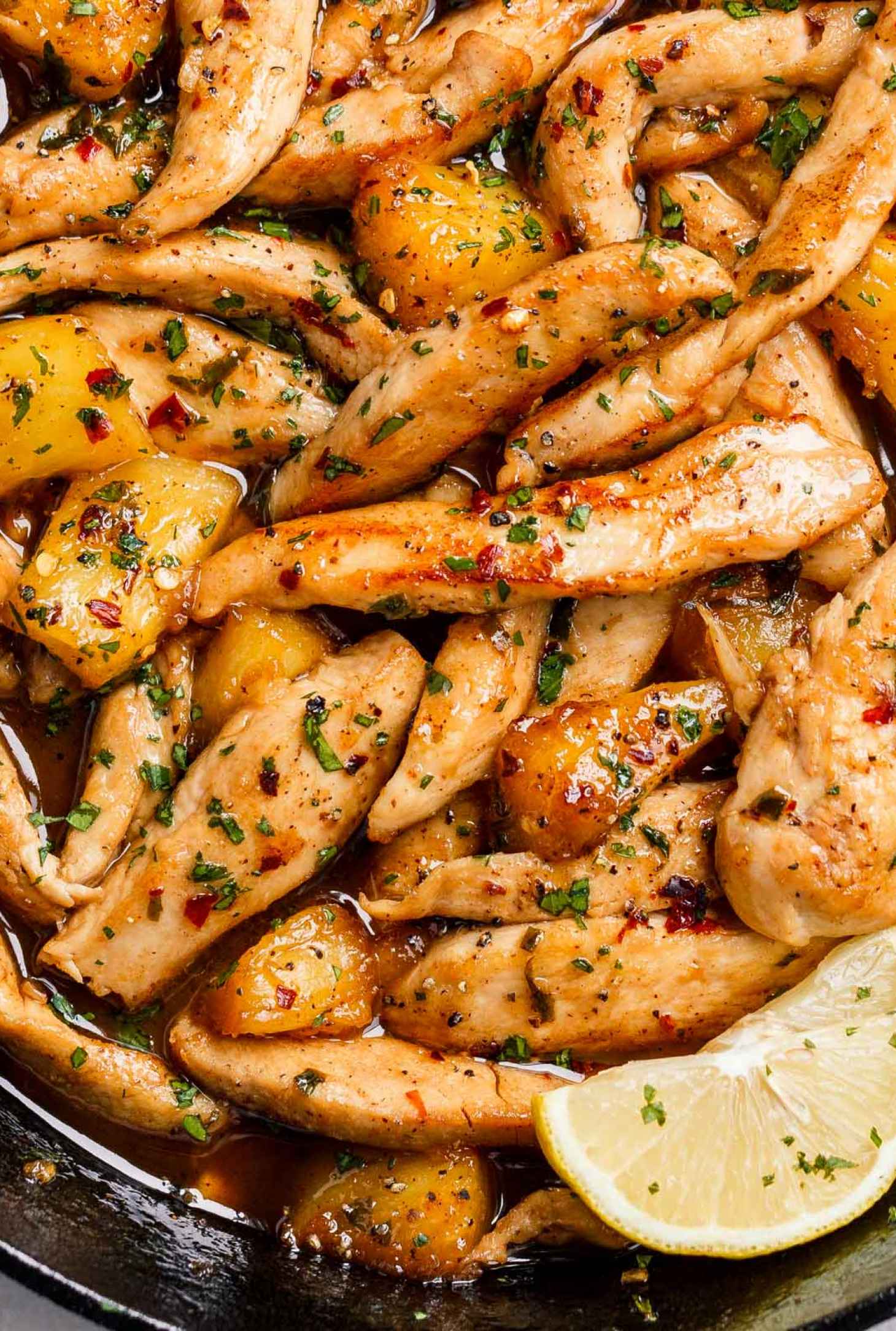 Garlic Butter Chicken with Pineapple - #recipe by #eatwell101 - https://www.eatwell101.com/garlic-butter-chicken-skillet-recipe